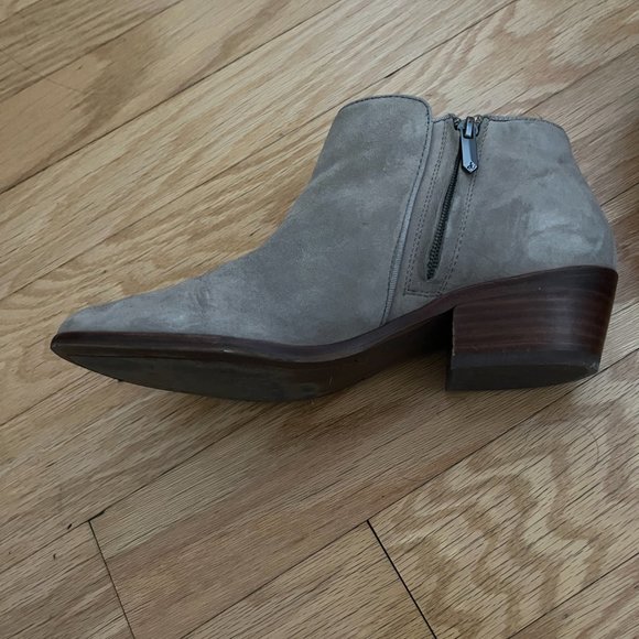Sam Edelman 'Petty' Chelsea Boot - Picture 3 of 8